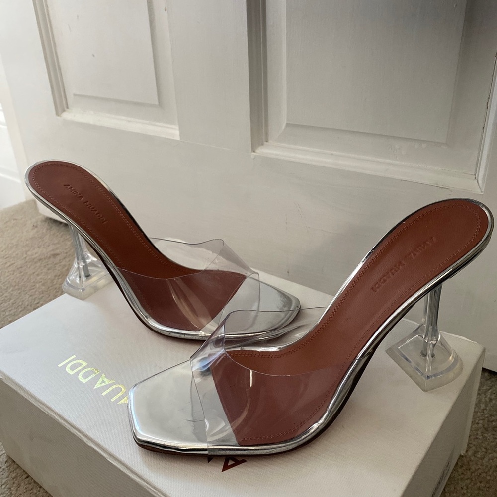 amina muaddi Lupita size 39.